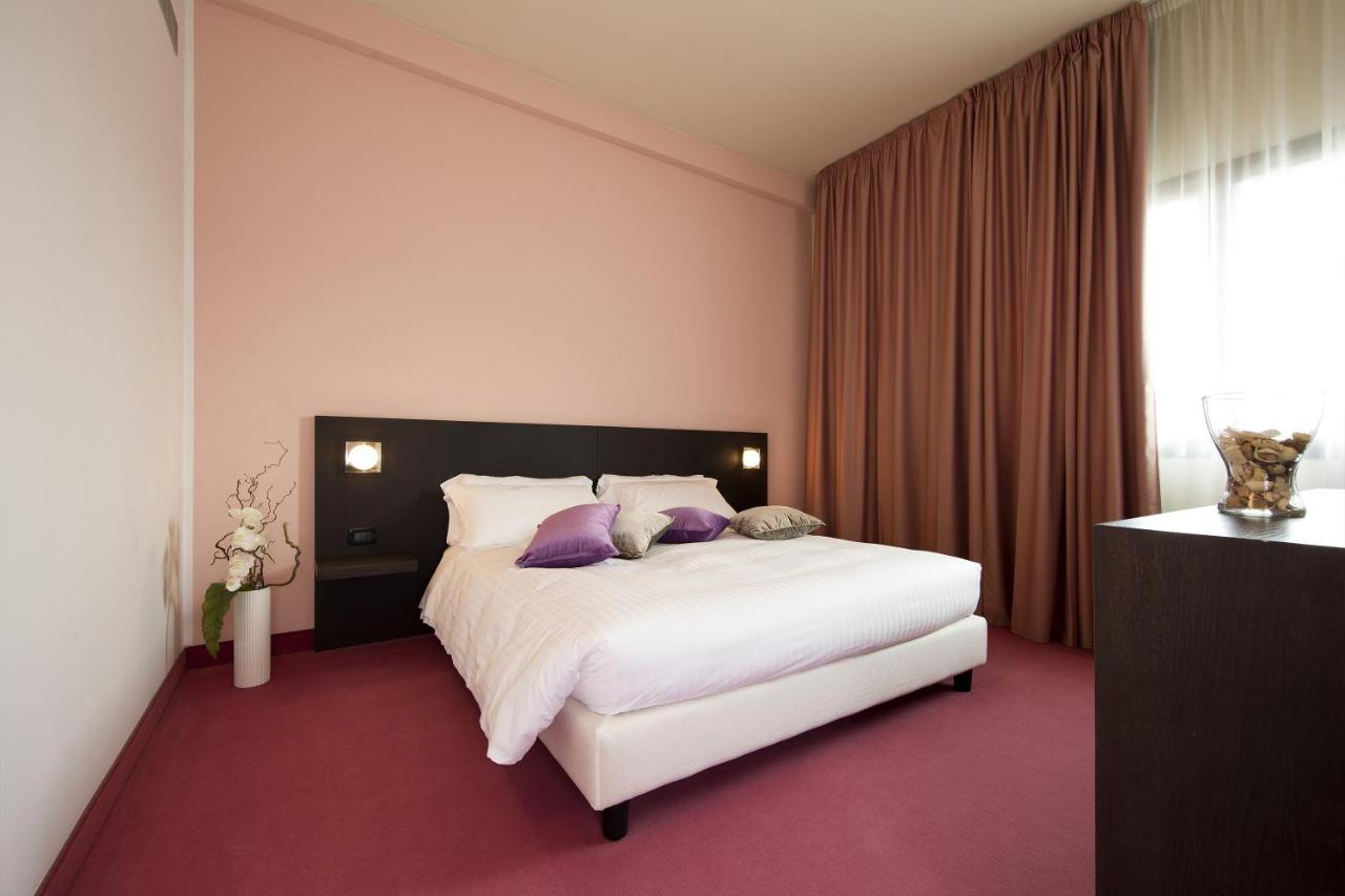 Anusca Palace Hotel Castel San Pietro Terme Eksteriør bilde